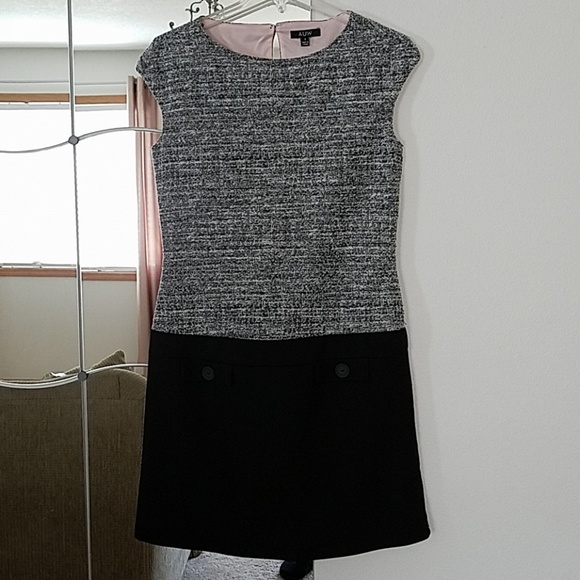 AUW Dresses & Skirts - AUW Dress. Size 4
